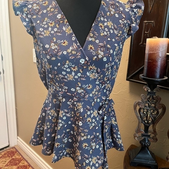 Monteau Floral Blouse - Picture 1 of 7